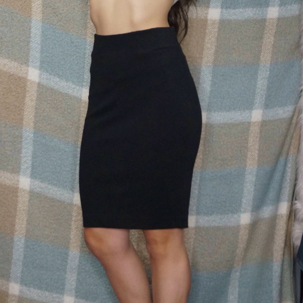 Ann Taylor Black Pencil Skirt w/ Exposed Zipper Size 00P